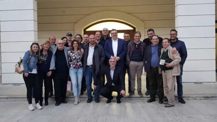 agropoli faida nel centrosinistra sfiduciato il sindaco adamo coppola