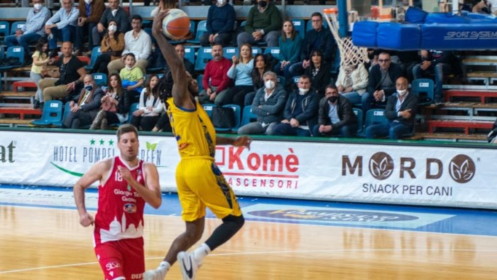 basket scafati pistoia 82 71 rossi partita gia da playoff