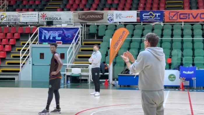 basket del fes avellino con formia l occasione del primo pokerissimo