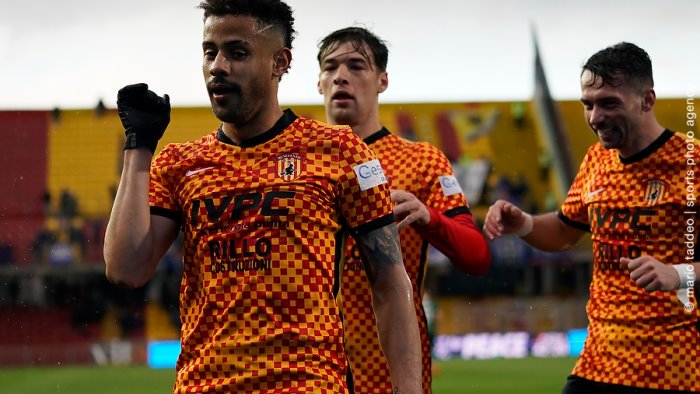 benevento manita al pisa ecco tutte le foto