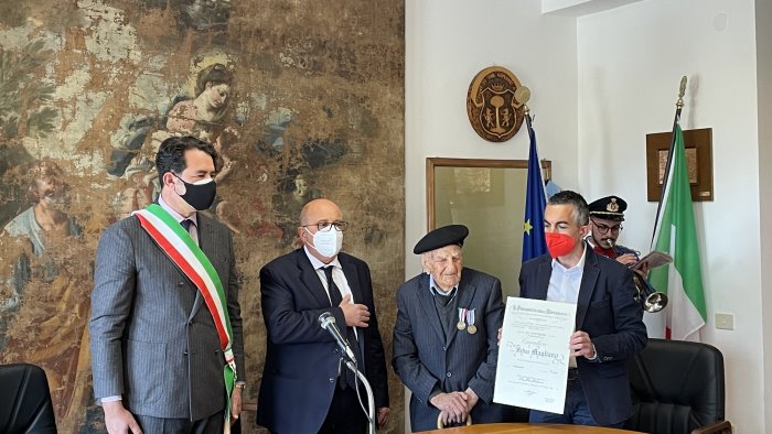 san giovanni a piro zio felice diventa cavaliere della repubblica