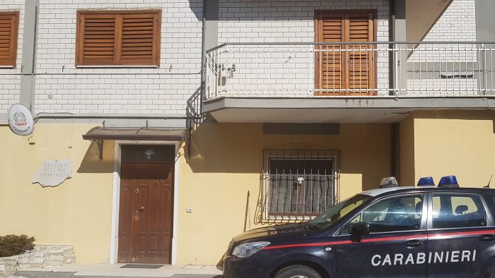 lacedonia cerca di rapinare una donna arrestato 39enne foggiano