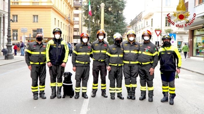 avellino i vigili del fuoco alle celebrazioni per il 25 aprile