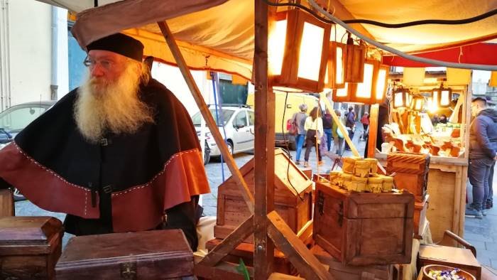 tutto pronto per la xxx fiera del crocifisso ritrovato a salerno