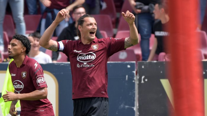 salernitana djuric guida la riscossa granata e prenota il rinnovo