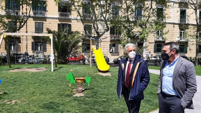 salerno terminati i lavori in piazza alario sopralluogo del sindaco