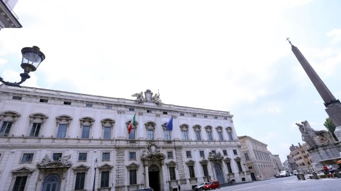 la consulta dice stop all automatismo del cognome paterno ai figli