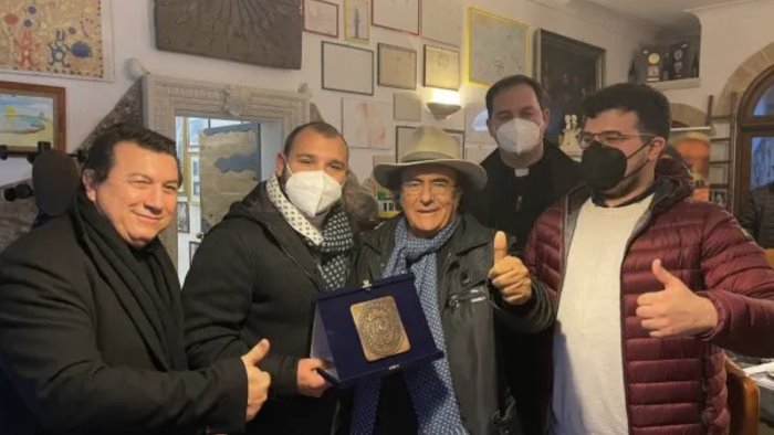 rete delle citta marciane l artista al bano a castellabate