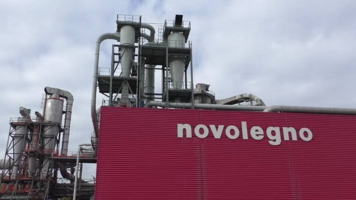 ex novolegno 1 maggio davanti ai cancelli dello stabilimento di arcella