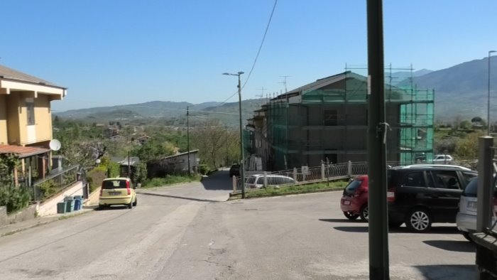 incatenata in casa dalla madre la sorella aveva gia contattato una casa rosa