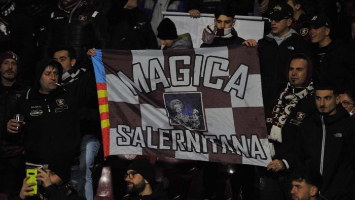 salernitana che entusiasmo in citta venduti 15mila biglietti per il venezia