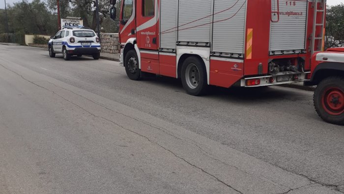 incendio in un deposito di una casa paura stamattina a marina di camerota