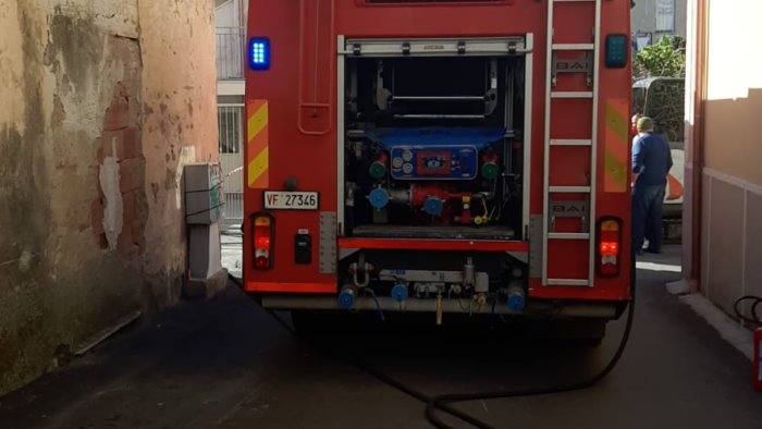 castellabate fiamme alte sulla rete del metano operaio si ustiona