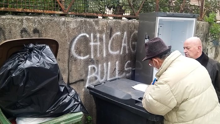 il rione carmine e sporco un consigliere di maggioranza guida la rivolta