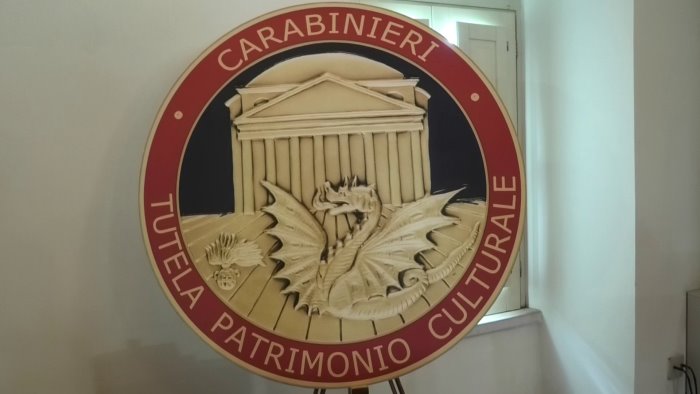 reperti archeologici di inestimabile valore sequestrati ad un collezionista