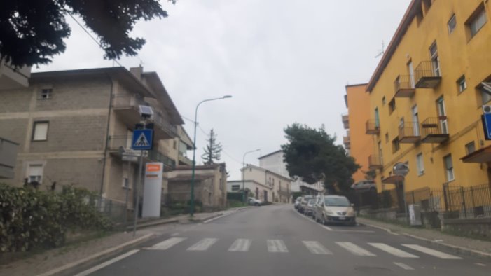 ariano slalom tra feci di cani lungo le strade per colpa degli incivili