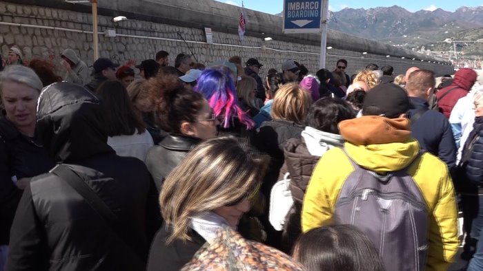 turisti da tutto il mondo per la pasquetta a salerno