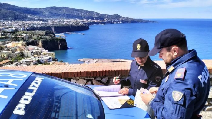 guida sucura controlli lungo la costiera sorrentina