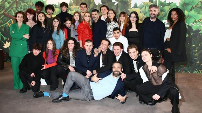 piano di sorrento ritorna il premio amarena col cast della serie mare fuori