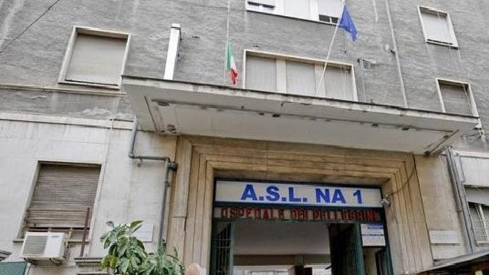 medico ed infermiere aggrediti davanti al drappello di polizia ancora violenza