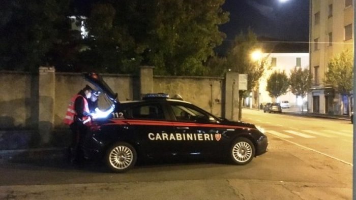 baby gang in azione ad arzano colpi di pistola contro una finestra