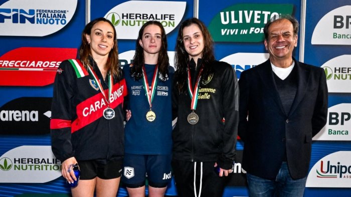 nuoto campionati italiani scotto di carlo oro nei 50 farfalla