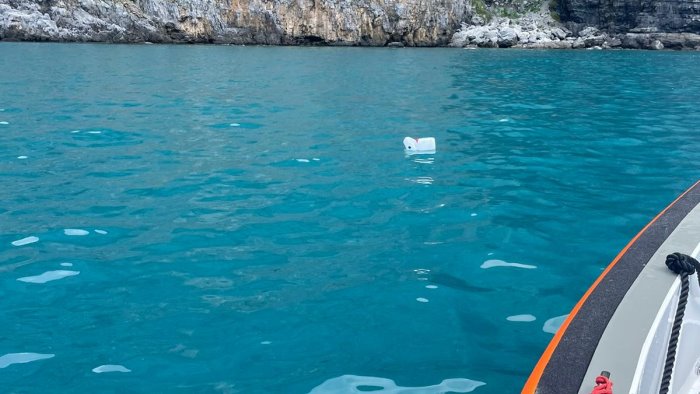 sequestrata rete da pesca illegale nell area marina protetta del cilento