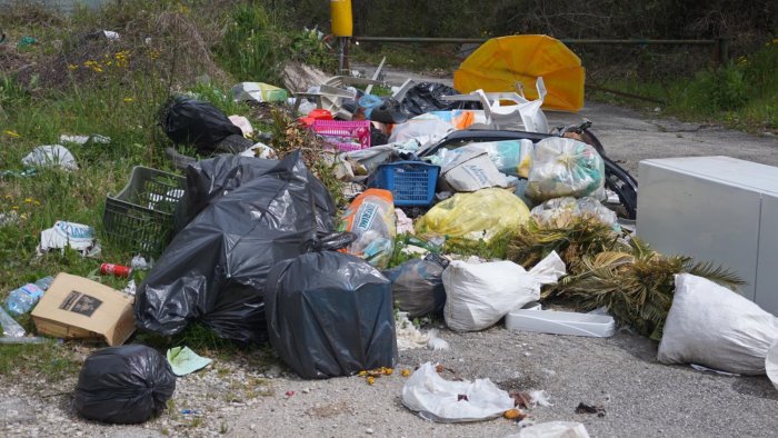 faicchio forza italia insorge in localita arenella sporcizia ovunque