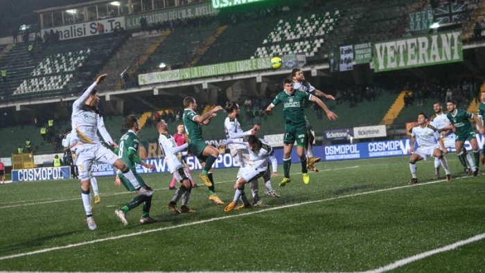 avellino ko a castellammare d agostino regala il derby alla juve stabia al 94