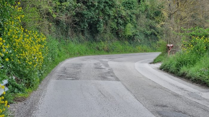 strade a rischio disagi e pericoli lungo la tratta ariano montecalvo irpino