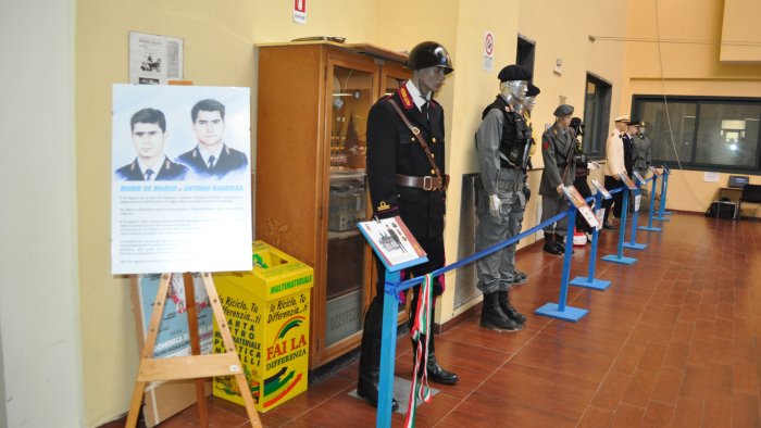 inaugurata a battipaglia la mostra con le divise storiche della polizia