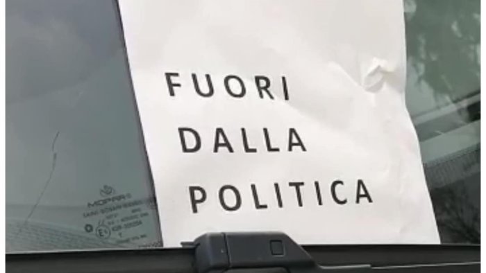 fuori dalla politica atto intimidatorio al candidato dino giordano