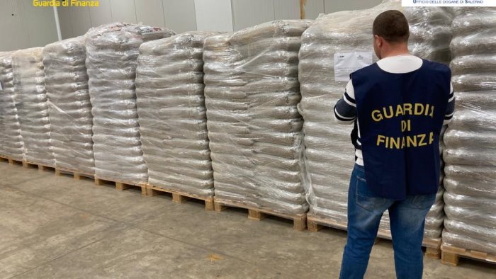 maxi sequestro di pellet egiziano al porto commerciale di salerno