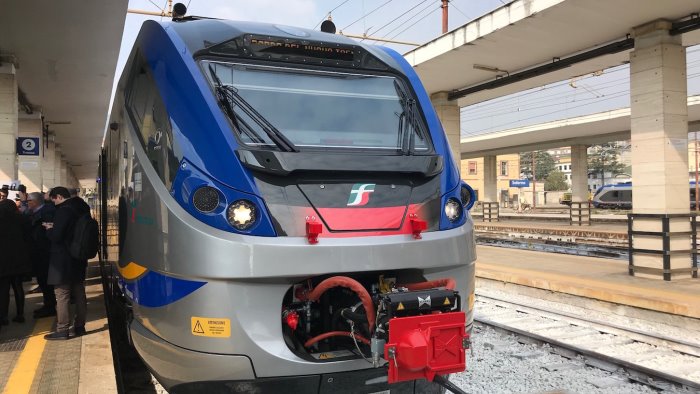 piu collegamenti ferroviari ma non per tutti la regione ignora il cilento