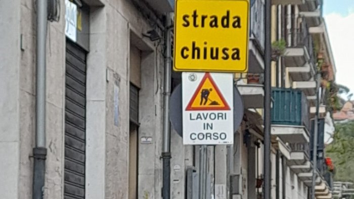 avellino strada chiusa e lavori in corso ma il cantiere non c e piu