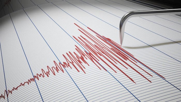 terremoto a napoli 7 scosse nella notte ai campi flegrei