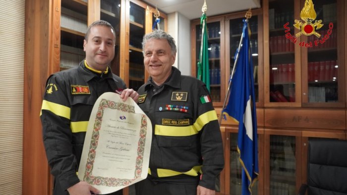 onore al merito premiato carmine galasso vigile del fuoco eroe di avellino