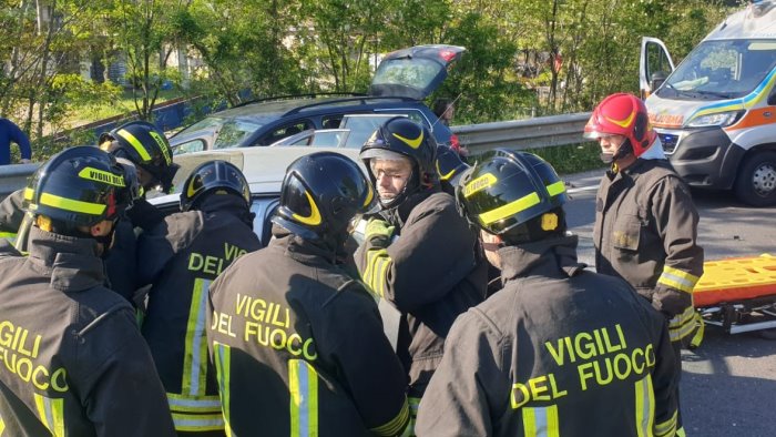 statale telesina scontro tra auto feriti e paura a paupisi