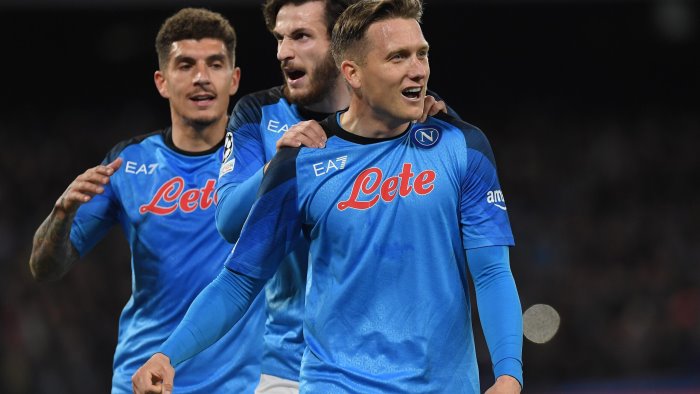 napoli domenica la possibile festa scudetto ma ci sono due ostacoli