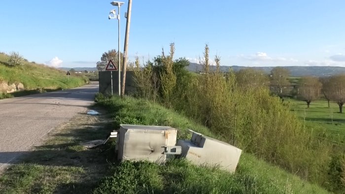 ariano neppure le telecamere e le sanzioni scoraggiano gli incivili