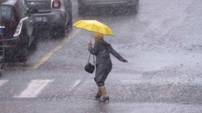 raffiche di vento freddo e maltempo scatta l allerta meteo in campania