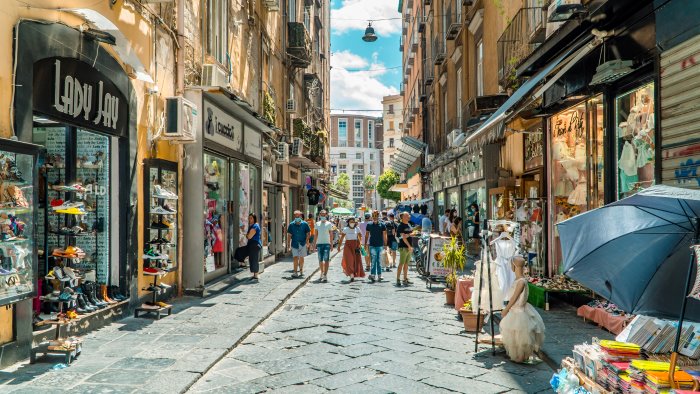 pasqua boom turistico in campania in arrivo 250mila visitatori