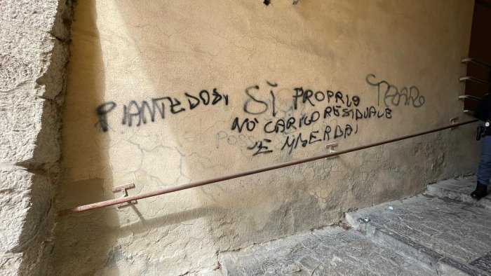 avellino scritte minacciose contro il ministro piantedosi indaga la digos