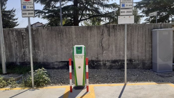 mobilita elettrica a salerno si punta ad installare 300 colonnine