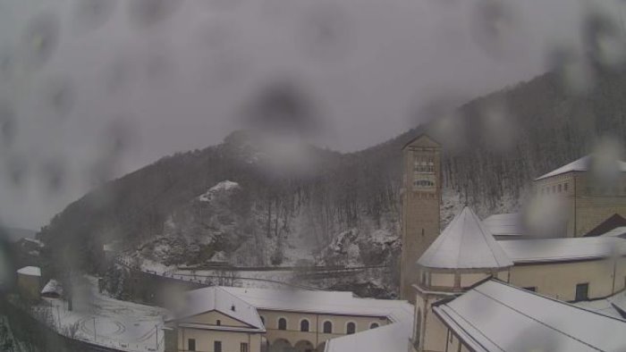 meteo pazzo nevica in alta irpinia e temperature sotto zero