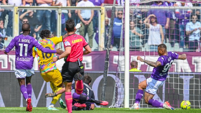 lo spezia ferma la fiorentina 1 1 al franchi