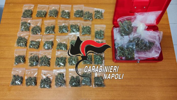 pusher sull isola dei faraglioni due arresti dei carabinieri