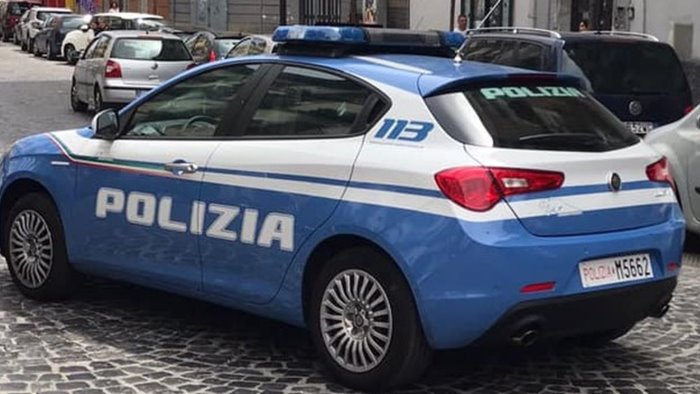 napoli vicaria sorpreso con piante di marijuana e arrestato