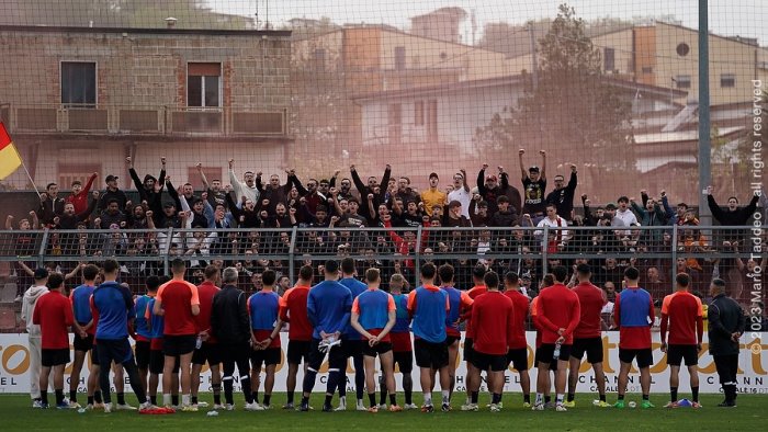 un pomeriggio di passione e l antistadio si trasformo nella curva sud