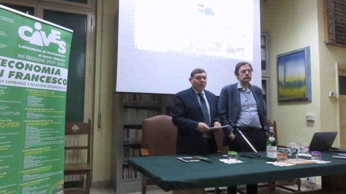 il piano b per rigenerare l italia confronto con leonardo becchetti